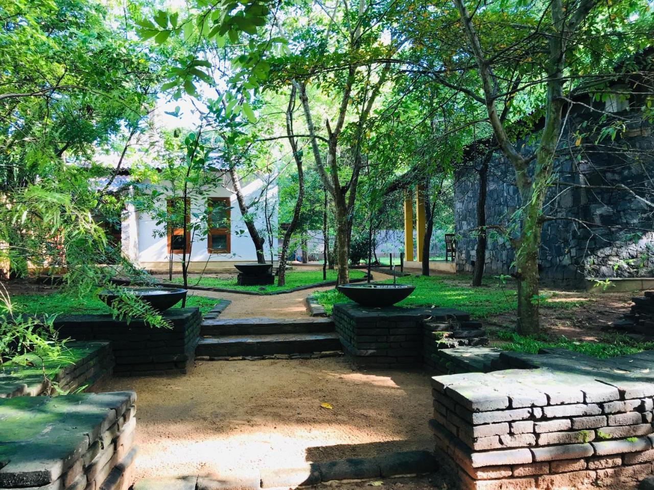 Twin Blocks Nature Resort アヌラーダプラ エクステリア 写真